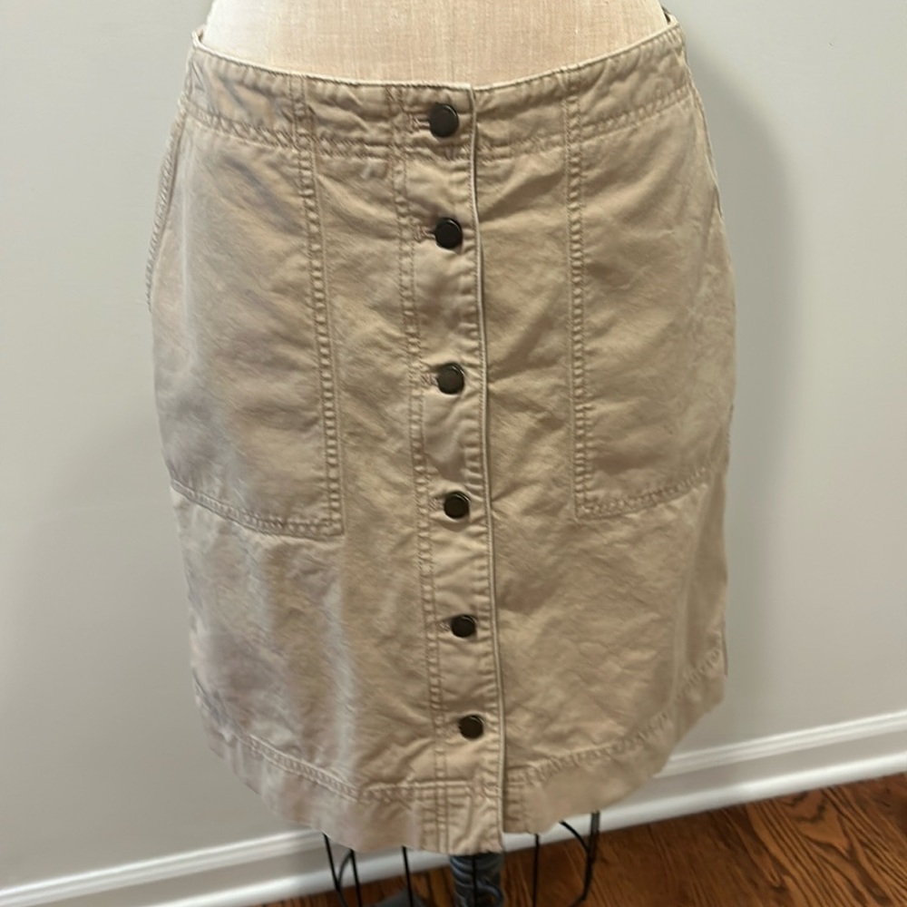 Lauren by Ralph Lauren khaki skirt. Size 8.